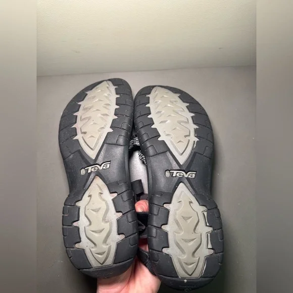 Women’s Teva Hiking Sandals - Picture 4 of 5